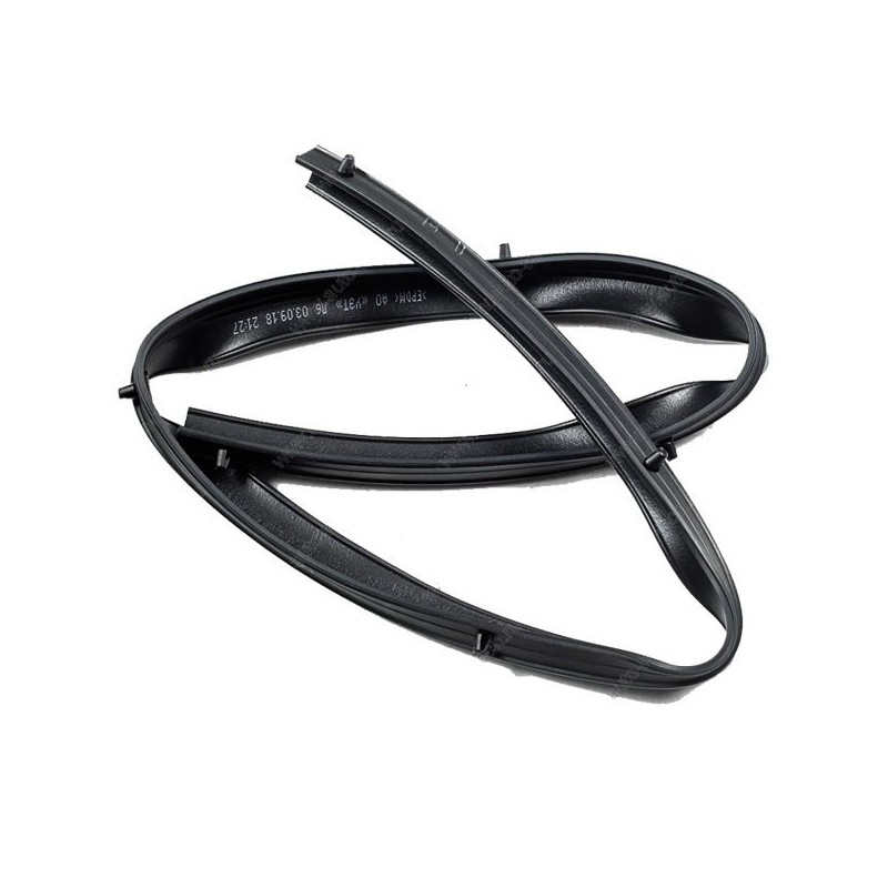 Dolné tesnenie predných dverí 8450033071