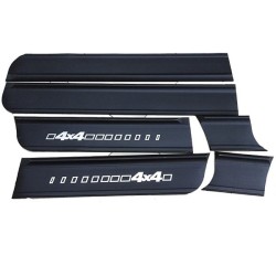 Oldalsó műanyag díszlécek 3 ajtós Niva 2131-5003500